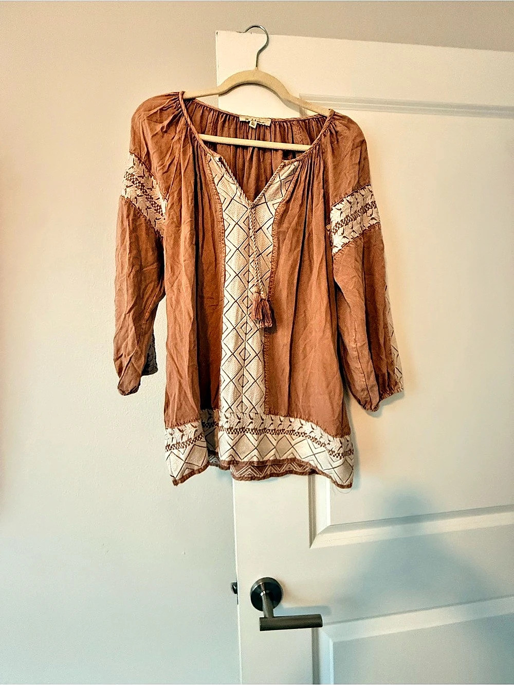 Solitaire 22Women's Geometric Embroidered Tunic Brown XL